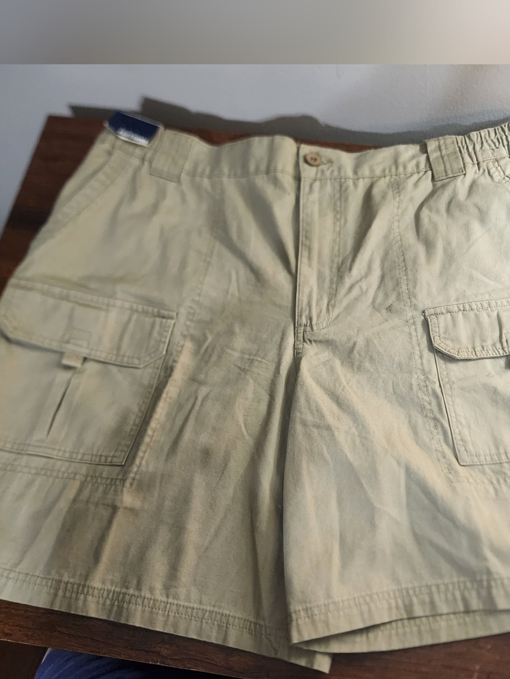 Men's Cargo Shorts in Light Khaki
